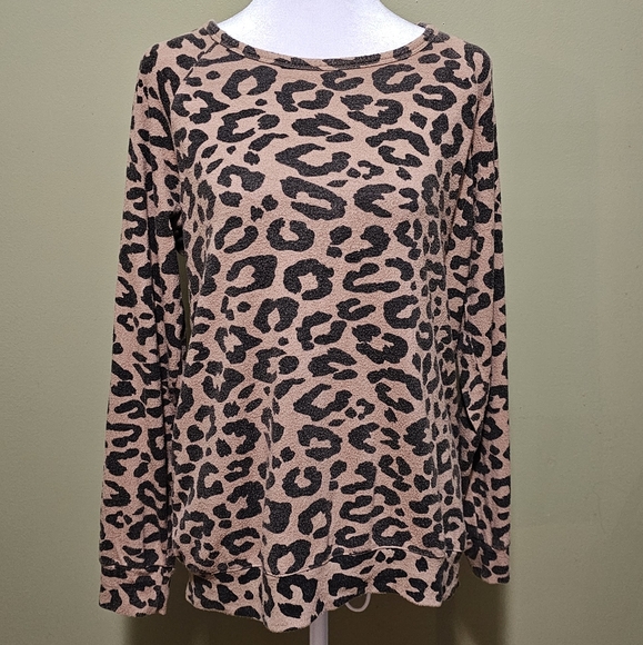 Buffalo David Bitten Cheetah Print Top Size Medium - Picture 2 of 8